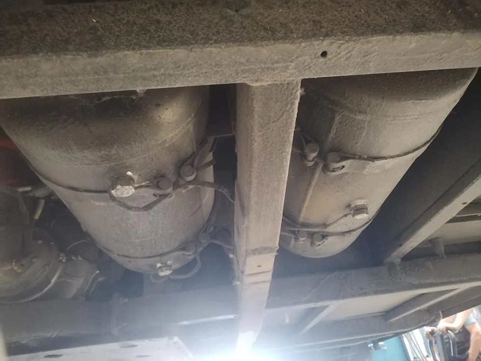 semi truck air tank drain valve